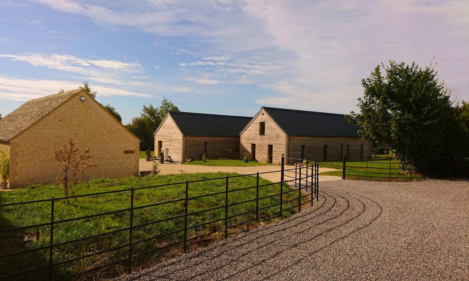 Luxury Lodge @ Ewen Barn - Private 5* Retreat サイレンセスター エクステリア 写真